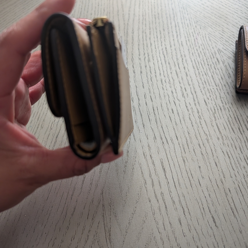 Coach Tan Leather Wallet - Picture 4 of 8